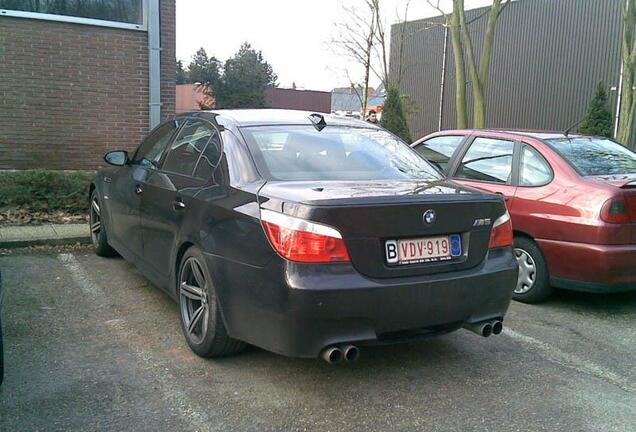 BMW M5 E60 2005