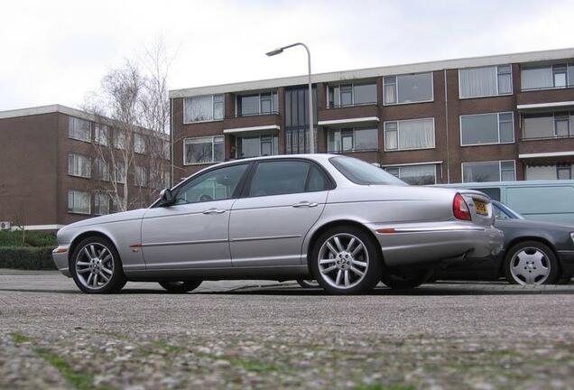 Jaguar XJR