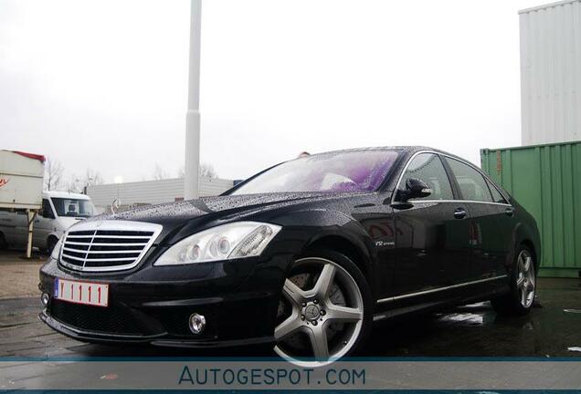 Mercedes-Benz S 65 AMG V221