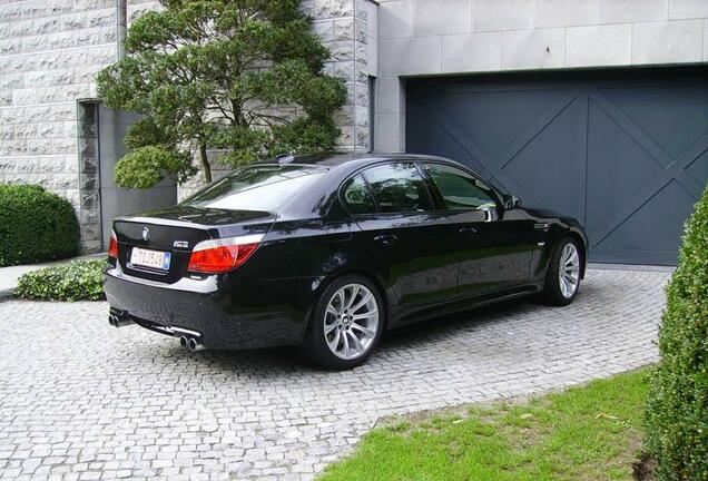 BMW M5 E60 2005