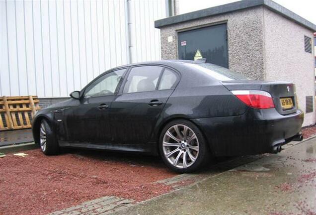 BMW M5 E60 2005