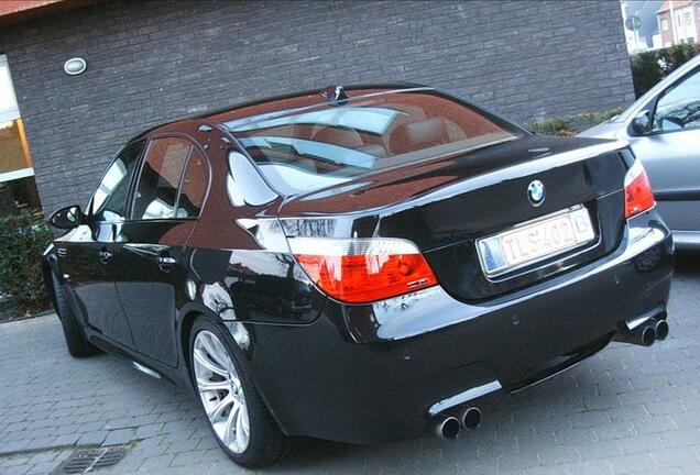 BMW M5 E60 2005