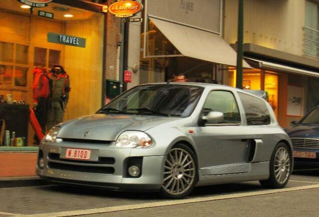 Renault Clio V6