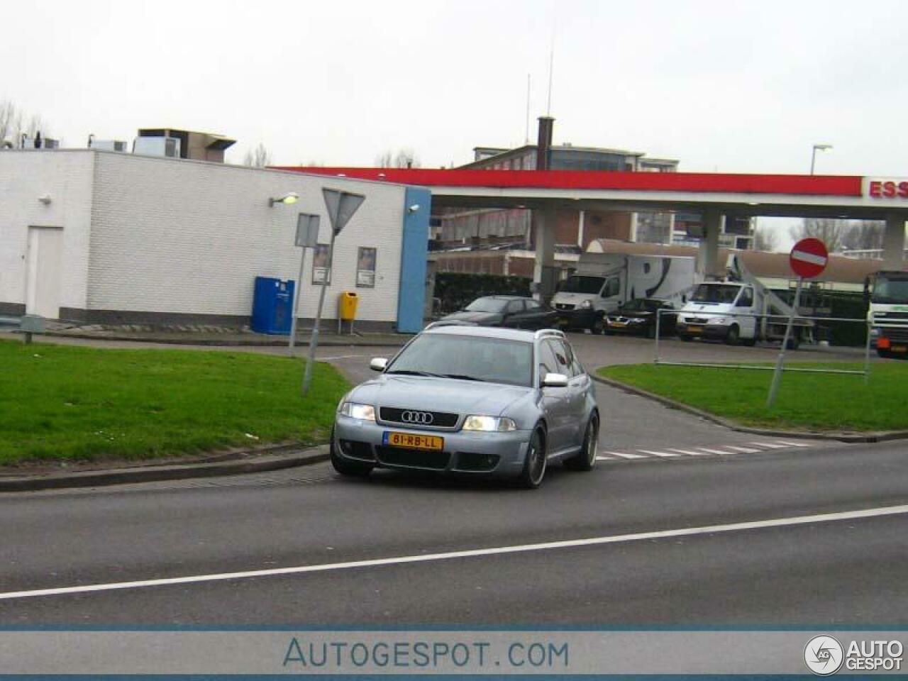 Audi RS4 Avant B5