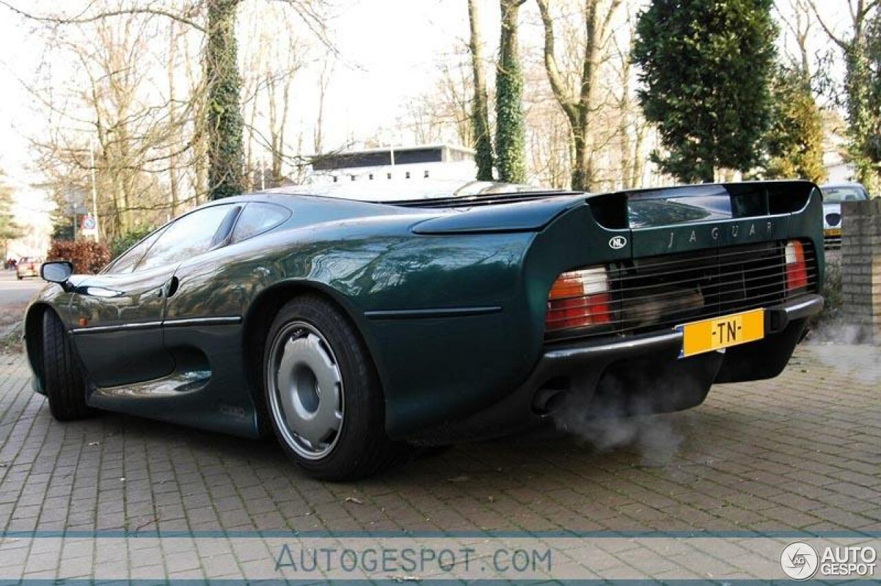 Jaguar XJ220