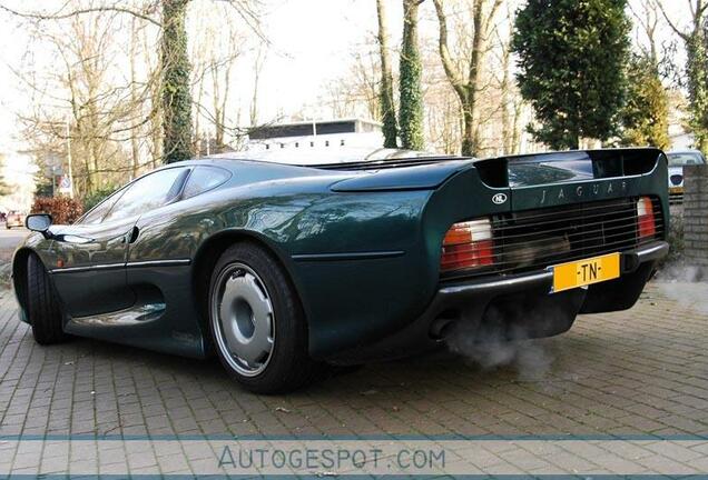 Jaguar XJ220