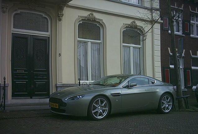 Aston Martin V8 Vantage