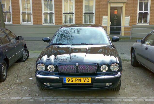 Jaguar XJR