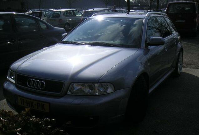 Audi RS4 Avant B5