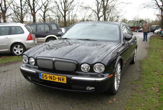 Jaguar XJR