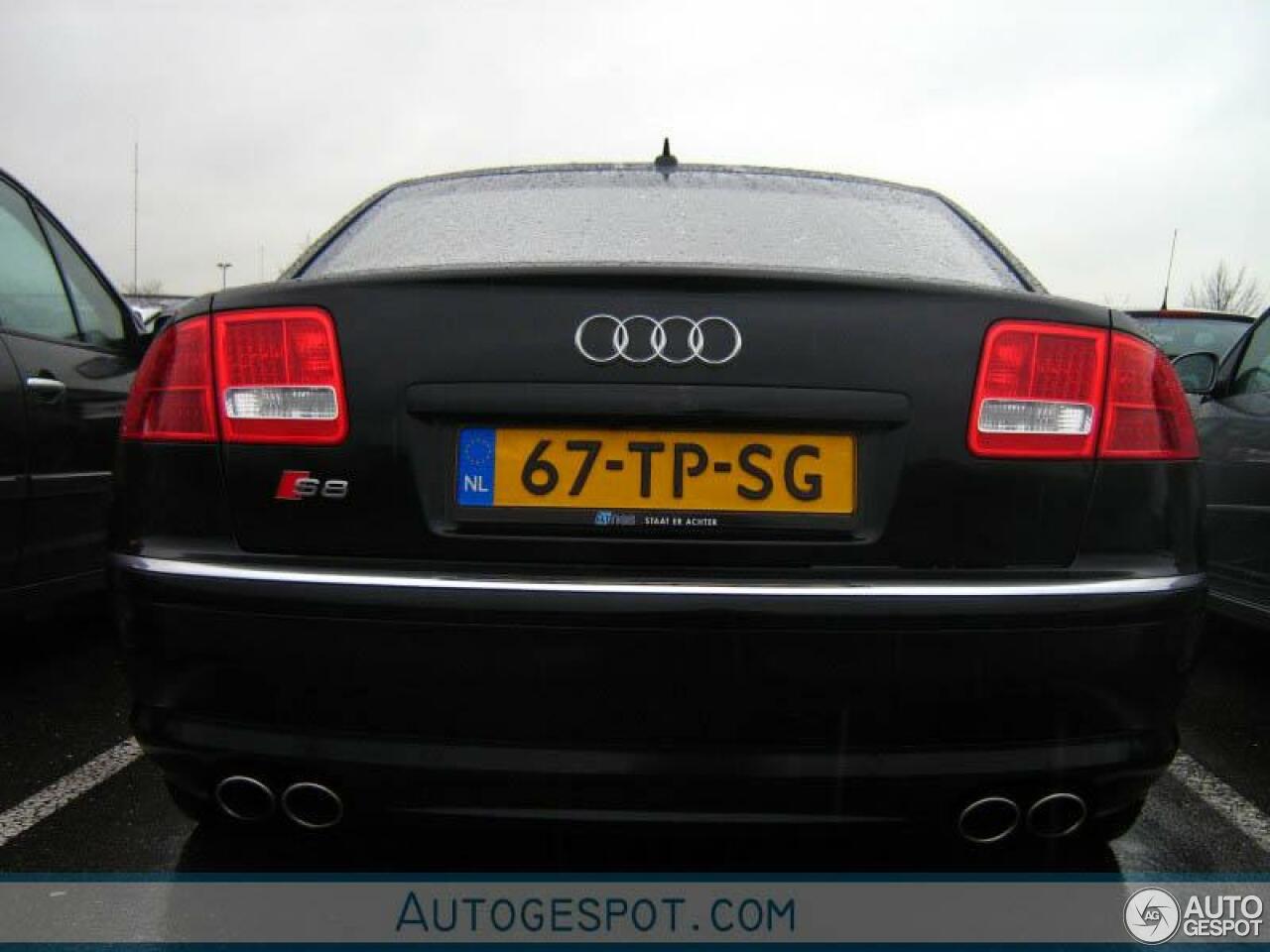 Audi S8 D3