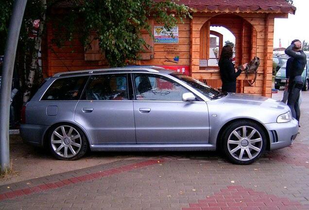 Audi RS4 Avant B5