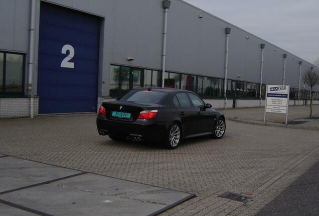 BMW M5 E60 2005