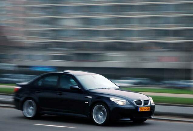 BMW M5 E60 2005