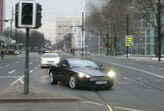 Aston Martin DB9