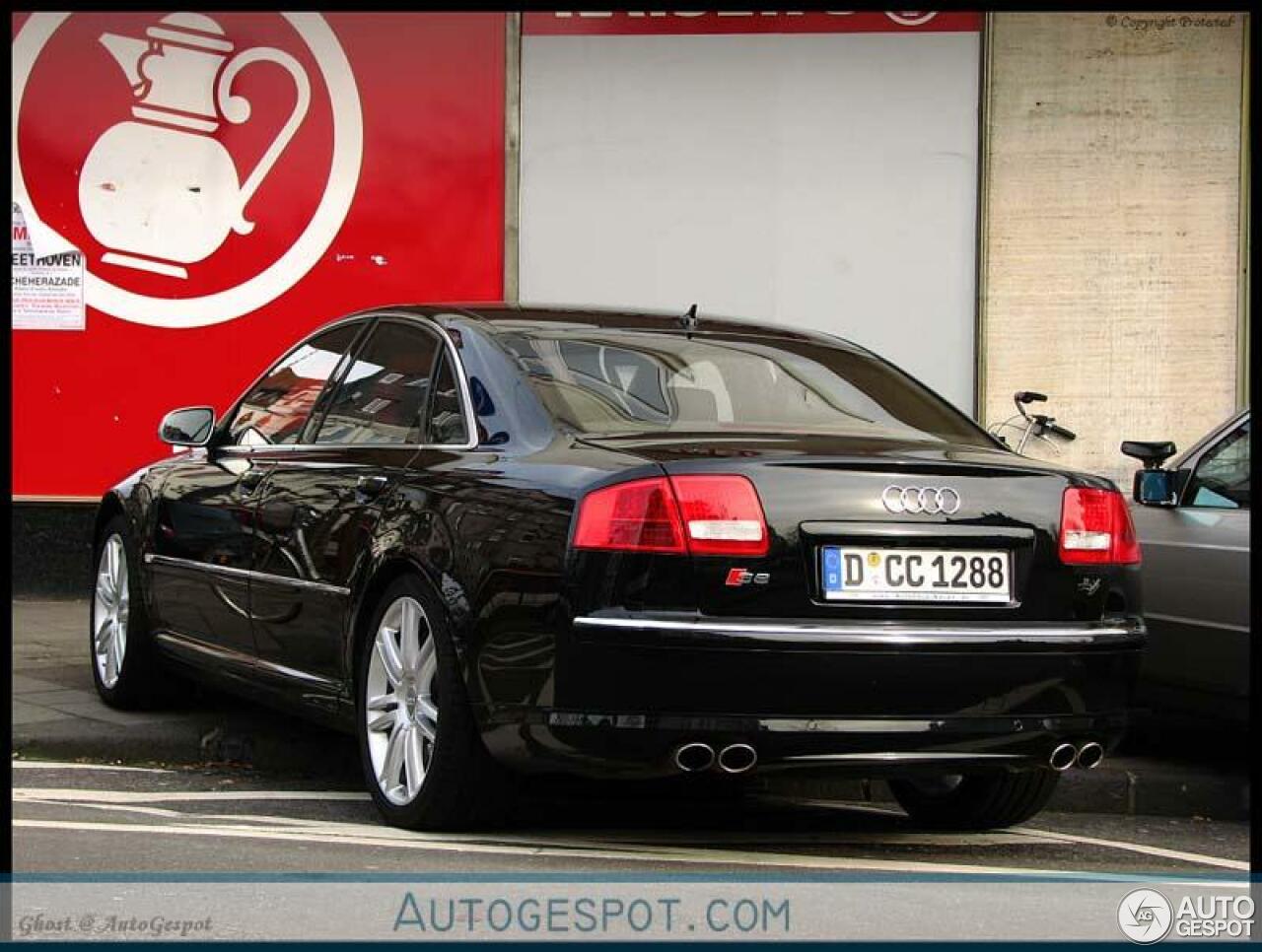 Audi S8 D3