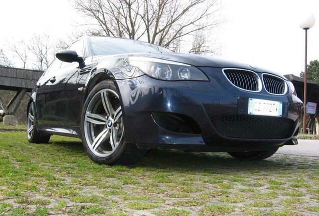 BMW M5 E60 2005