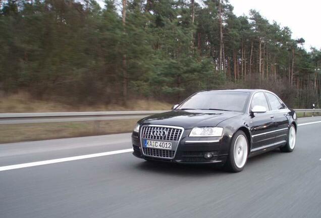 Audi S8 D3