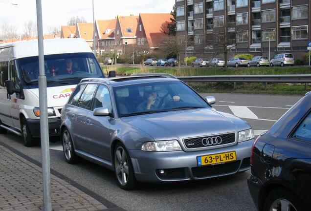 Audi RS4 Avant B5