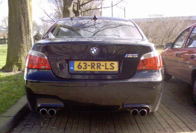 BMW M5 E60 2005