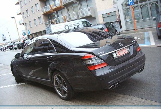 Mercedes-Benz S 65 AMG V221