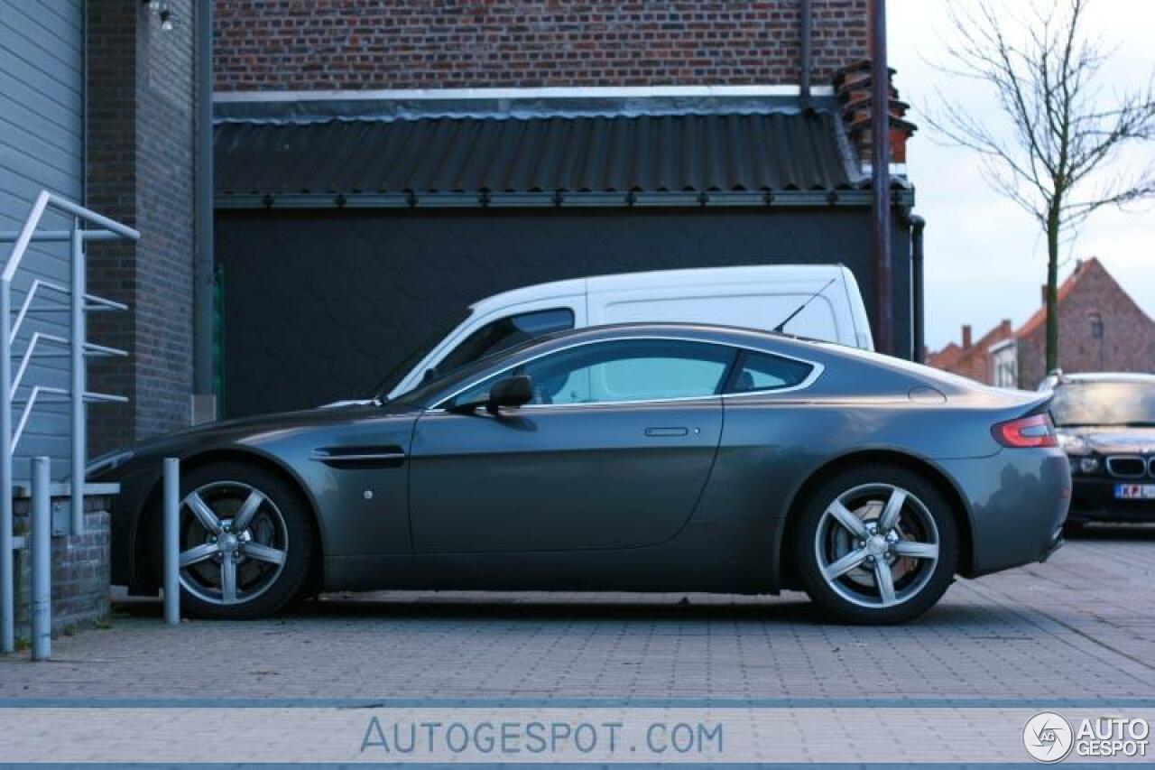 Aston Martin V8 Vantage