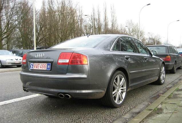 Audi S8 D3