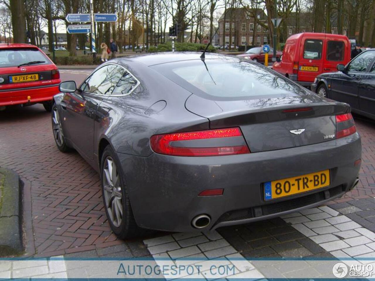 Aston Martin V8 Vantage