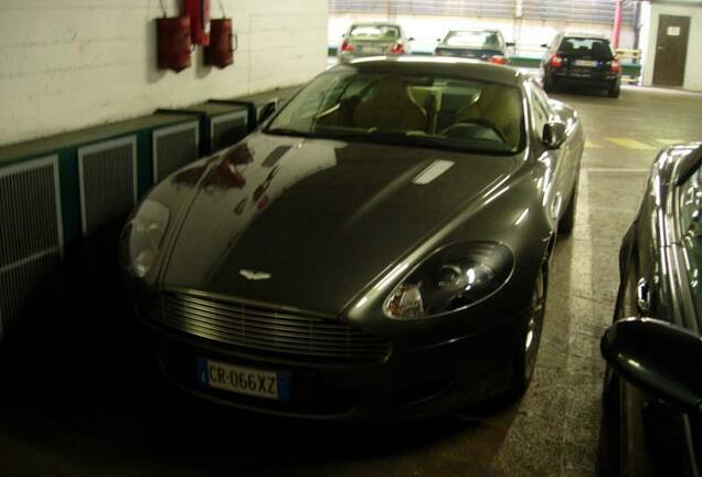 Aston Martin DB9