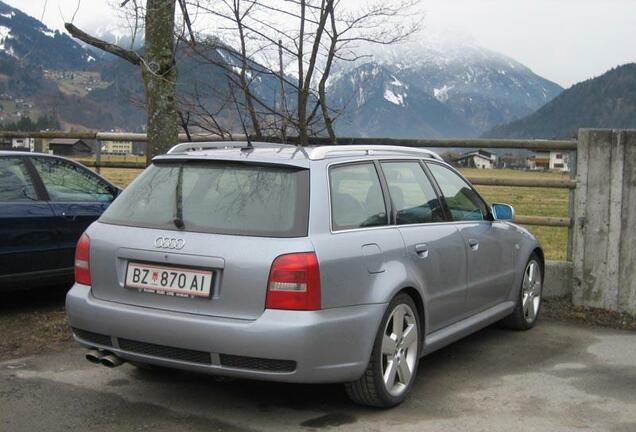 Audi RS4 Avant B5