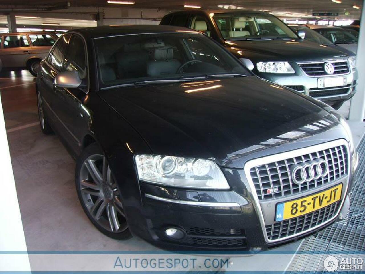 Audi S8 D3