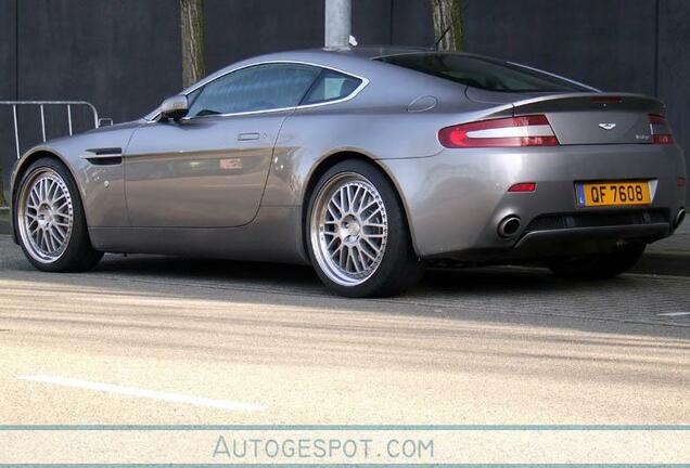 Aston Martin V8 Vantage