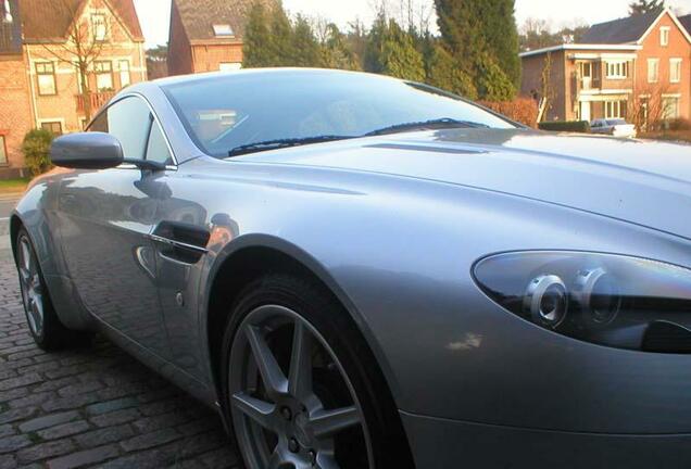 Aston Martin V8 Vantage