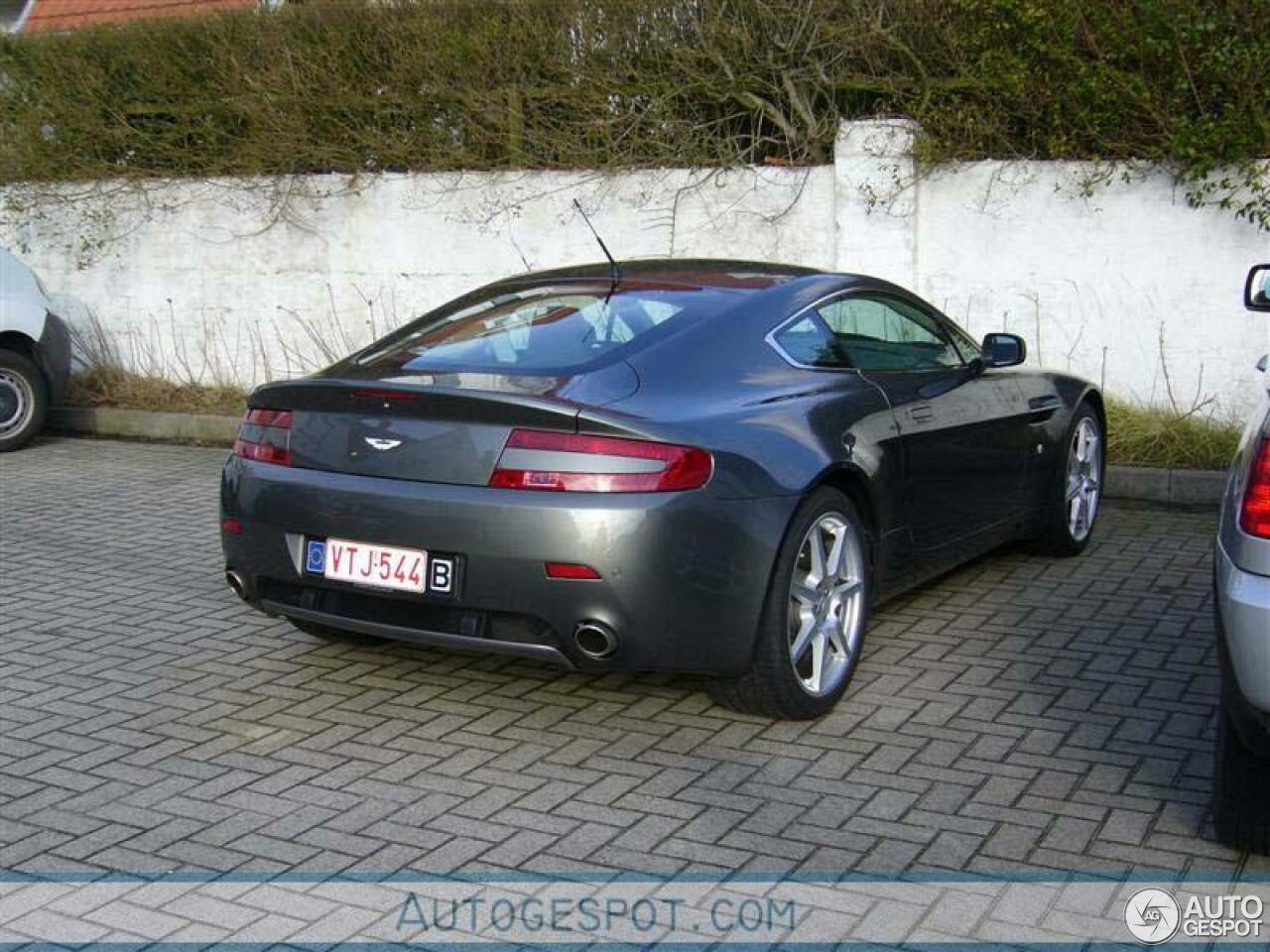 Aston Martin V8 Vantage