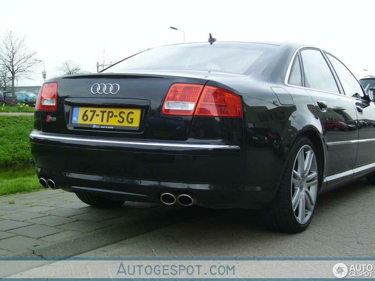 Audi S8 D3