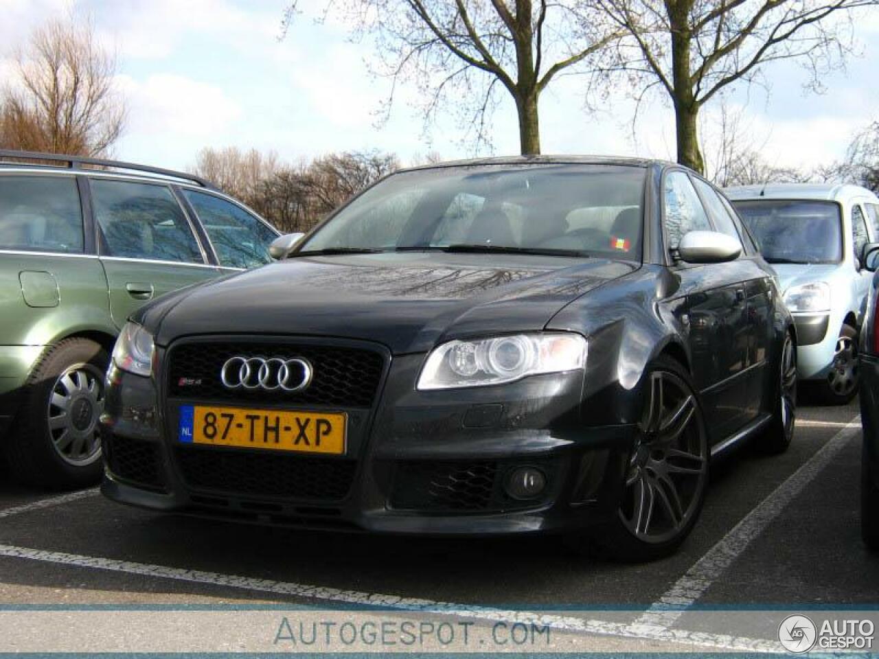 Audi RS4 Avant B7