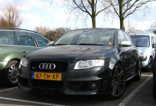 Audi RS4 Avant B7