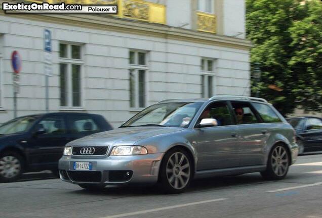 Audi RS4 Avant B5