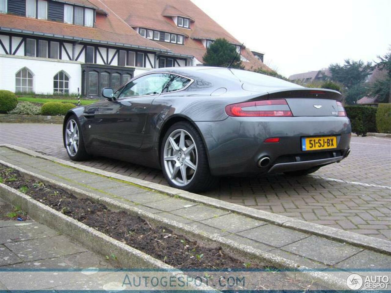 Aston Martin V8 Vantage