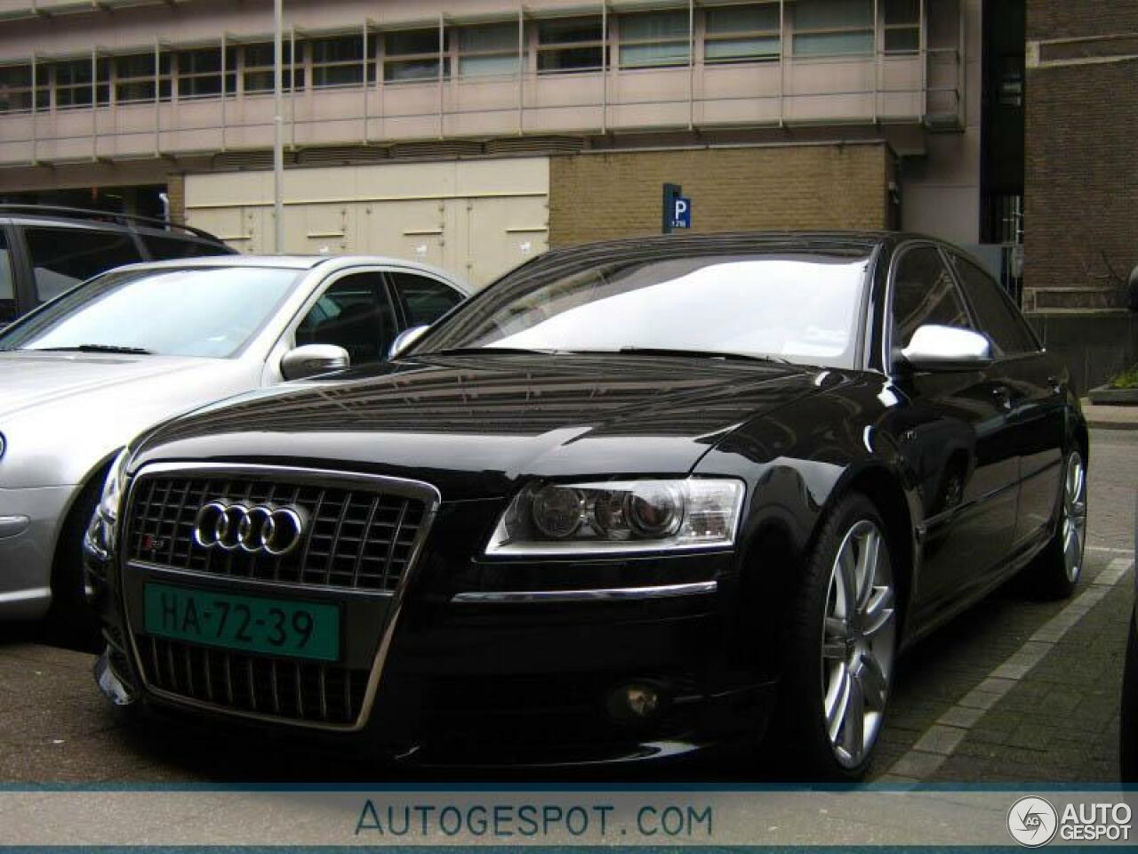 Audi S8 D3