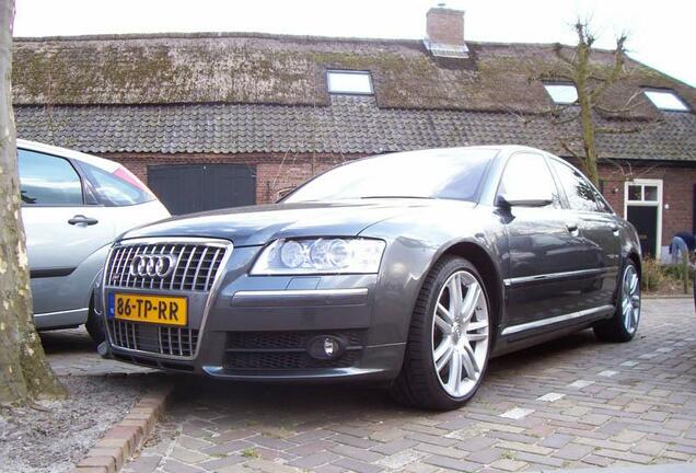 Audi S8 D3