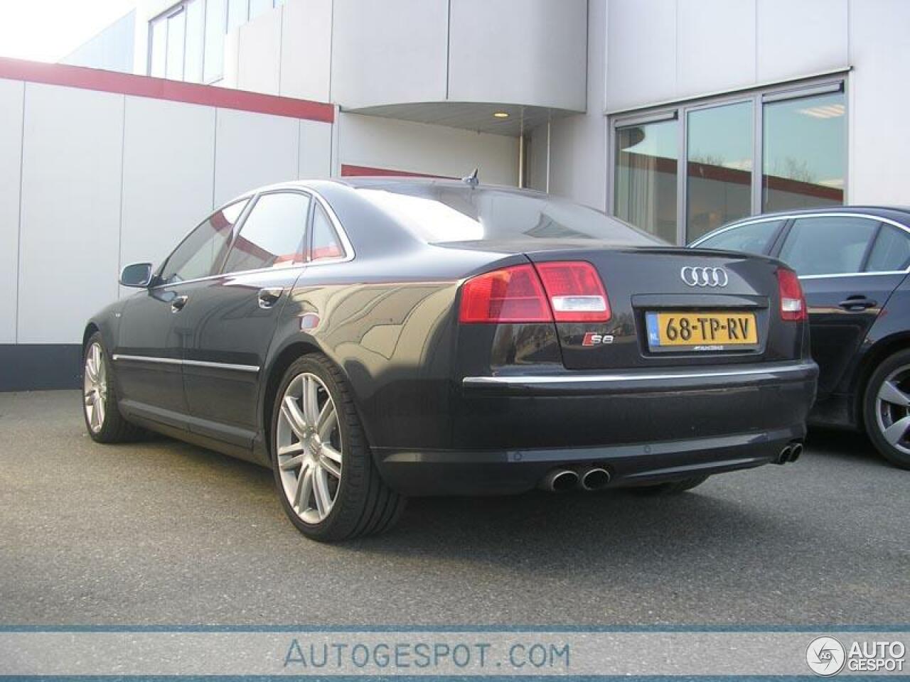 Audi S8 D3