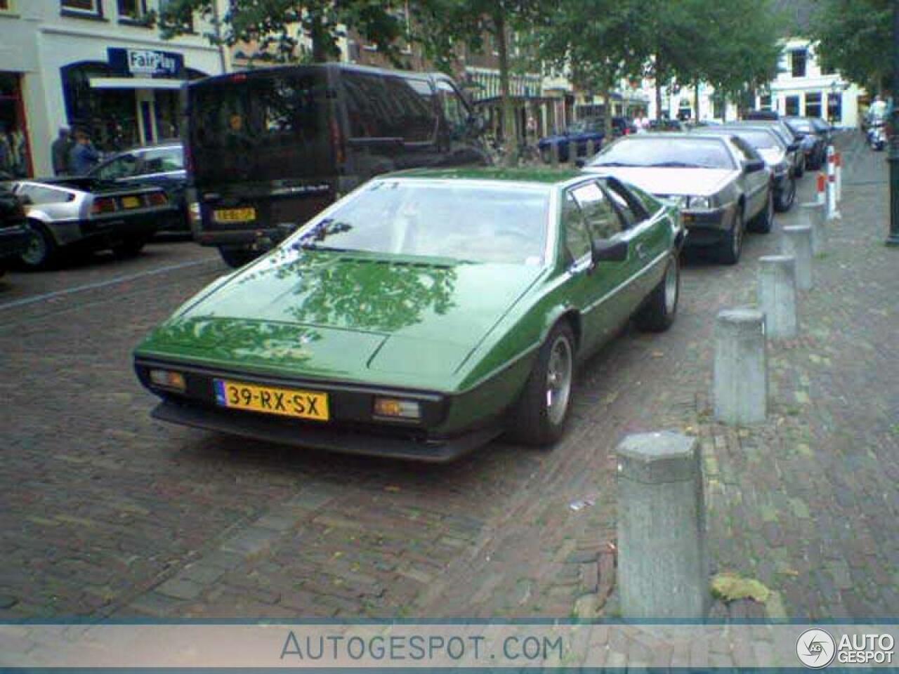 Lotus Esprit S2