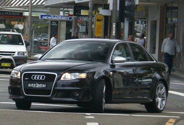 Audi RS4 Sedan