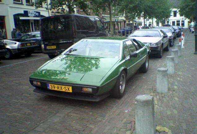 Lotus Esprit S2