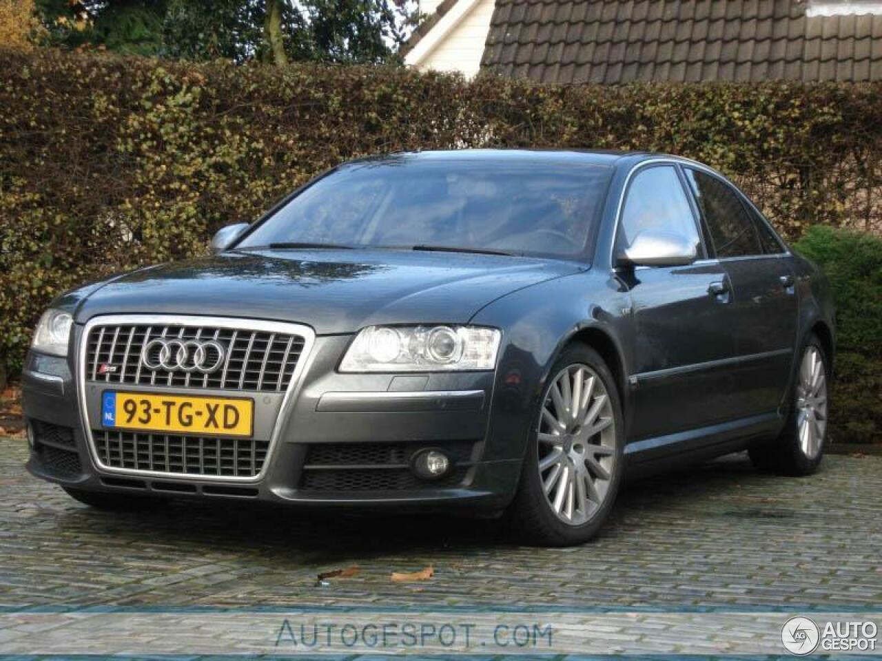 Audi S8 D3