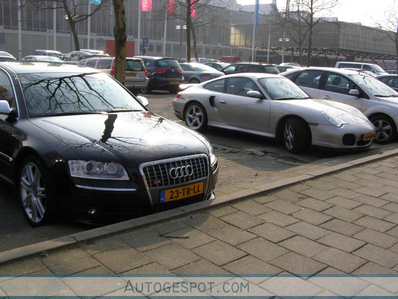 Audi S8 D3