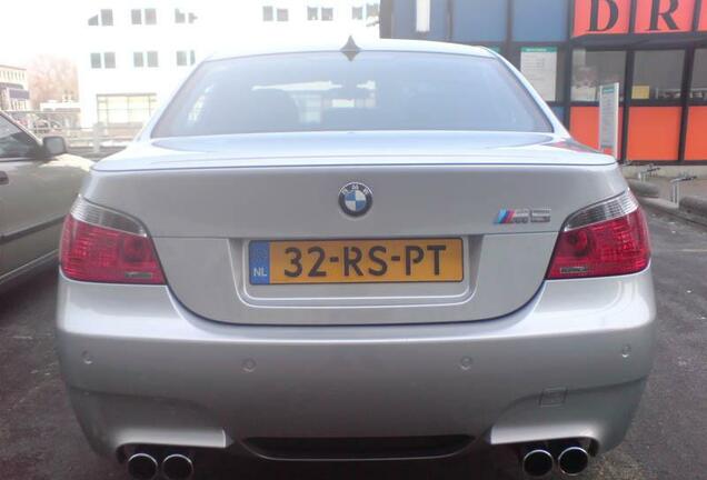 BMW M5 E60 2005