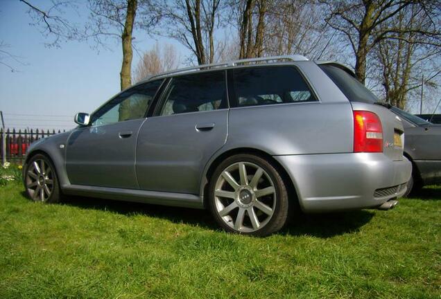 Audi RS4 Avant B5