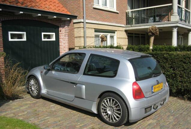 Renault Clio V6